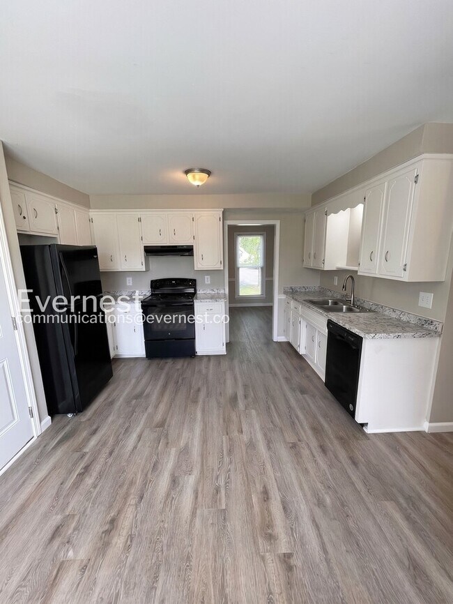 Foto del edificio - 901 Cimarron Ct