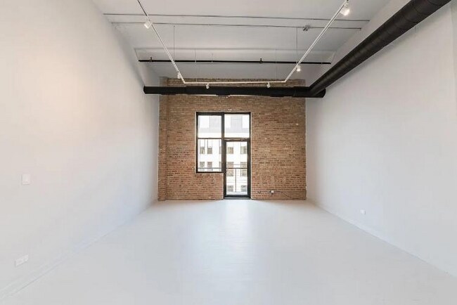 Foto del edificio - 213 N Racine Ave