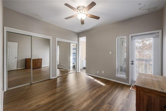 Foto del edificio - 807 W 25th St