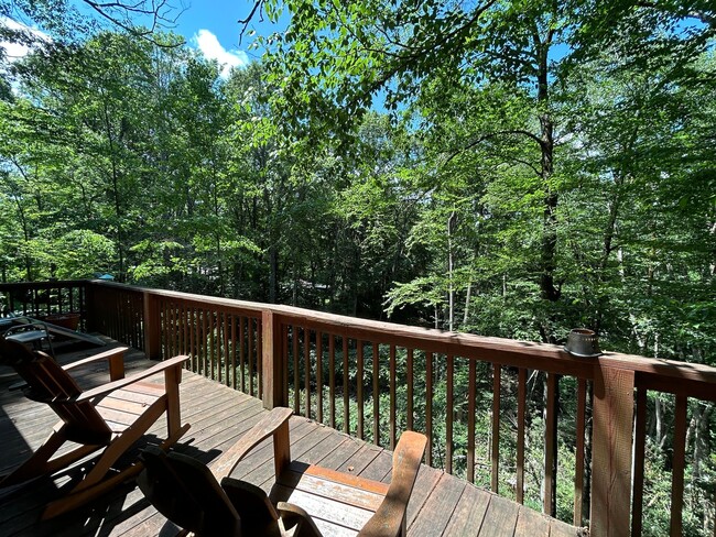 Building Photo - Spacious 3BR/2BA Home Near Downtown Boone ...