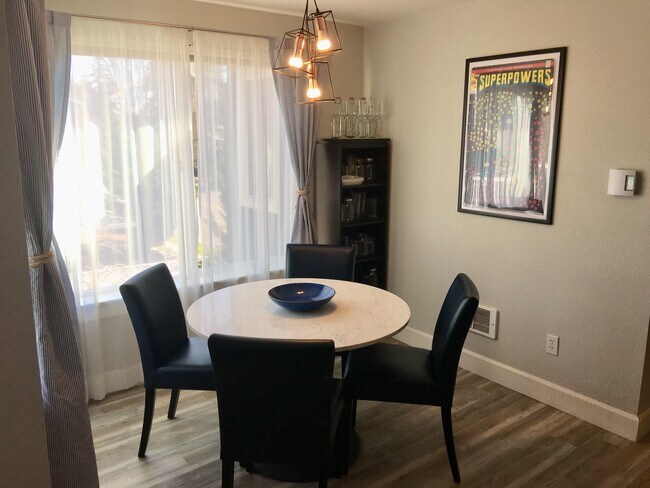 Building Photo - Gorgeous Corner Condo in Luxury Developmen...