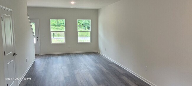 Building Photo - Charming 3 Bedroom, 2.5 Bath House Located in the Gated Community of River Rock in Statesville, NC