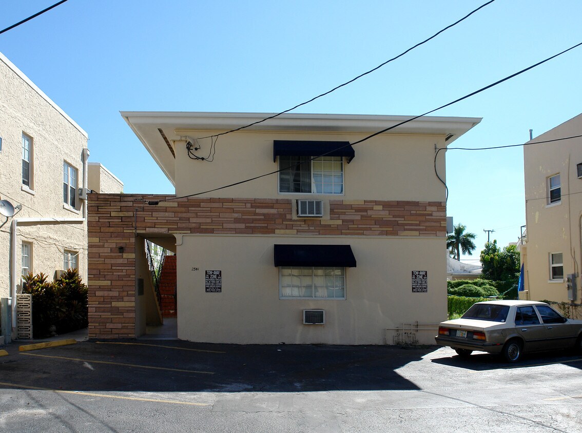 Front View - 2341 NE 6th Ave