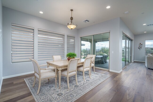 Foto del edificio - GORGEOUS HOME IN THE DESIRABLE TRILOGY AT ...