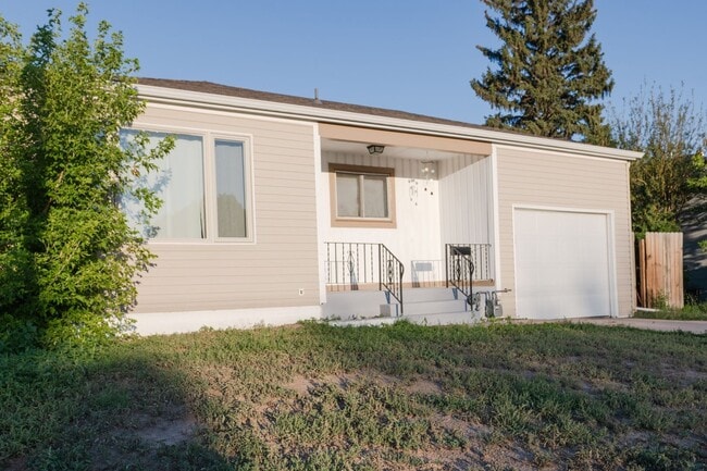 Building Photo - 1517 Converse Ave