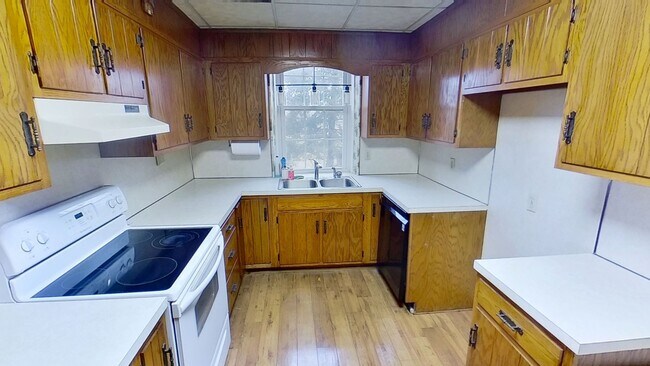 Foto del edificio - Cozy Single-Family Farmhouse with Rustic Character