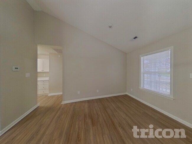 Building Photo - 217 Clear Springs Ct