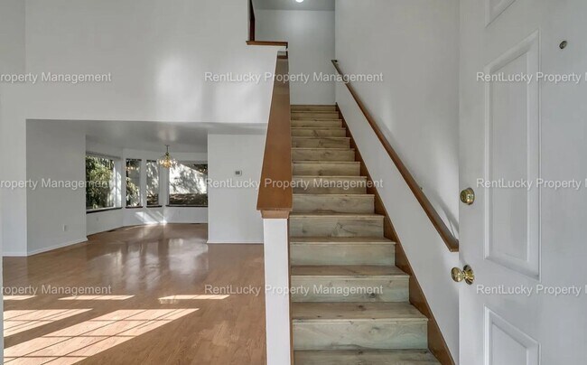 Foto del edificio - Beautifully Maintained 3-Bedroom Home in Prime Federal Way Location