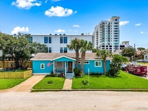 Building Photo - 728 7th St