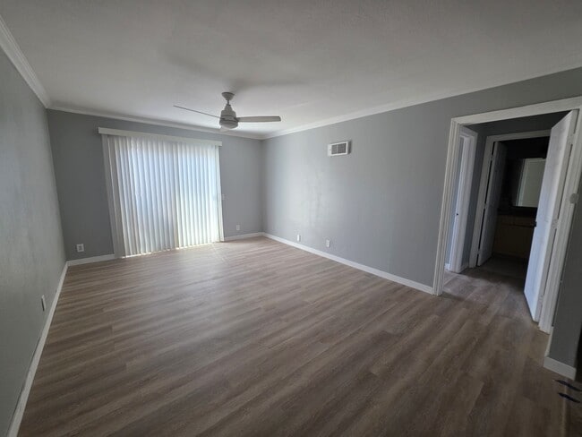 Building Photo - 4225 Florida St
