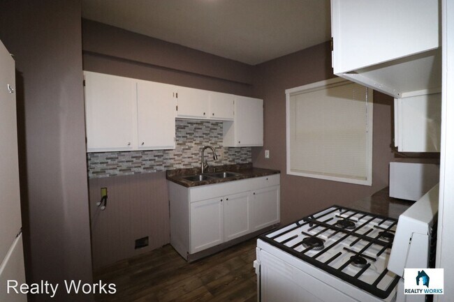 Building Photo - 3 br, 1 bath House - 719 E Eldora Lane