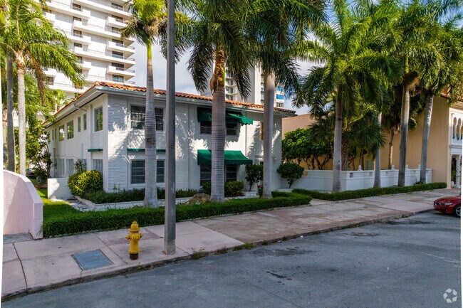 Building Photo - 719 Biltmore Way