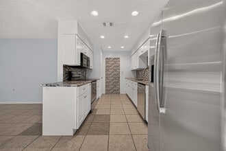 Building Photo - 13419 Laurel River Dr