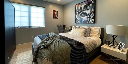 Building Photo - 300 N Plymouth Blvd