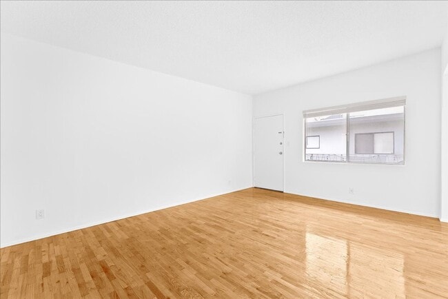 Foto del edificio - 2464 Penmar Ave