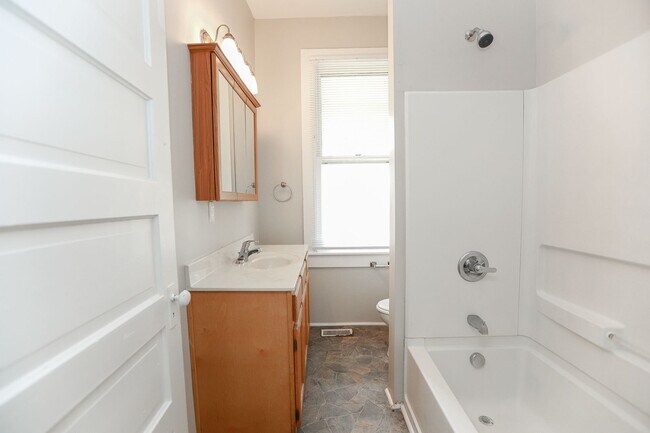 Foto del edificio - 1439 Moultrie Ave