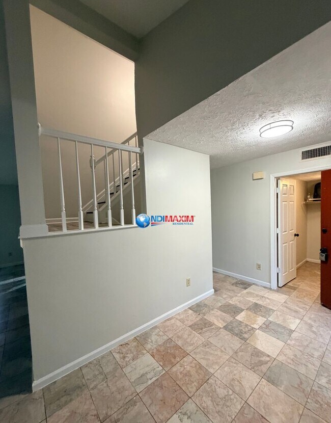 Foto del edificio - Renovated 4-bedroom house in Norcross