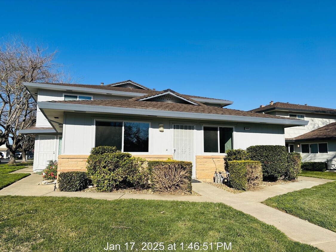 Primary Photo - Cute Quadplex Unit