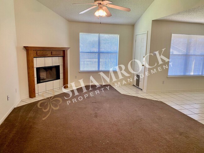 Foto del edificio - Cougar Ridge duplex!