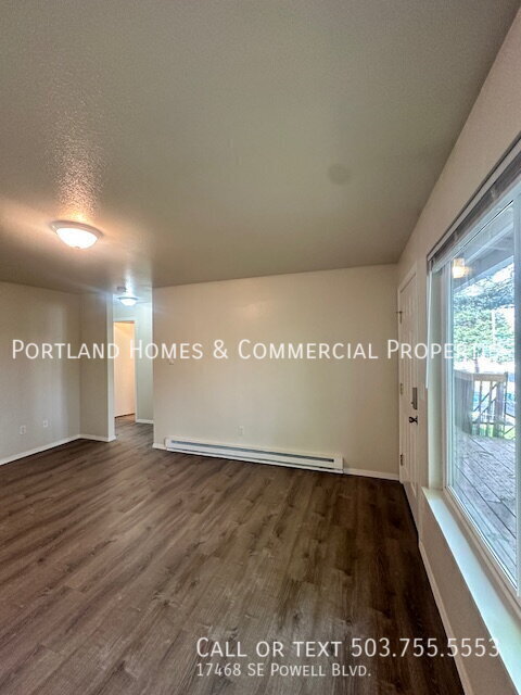 Foto del edificio - 17468 SE Powell Blvd
