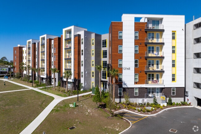 12175 Science Dr Orlando, FL 32826 - The 9 UCF Apartments