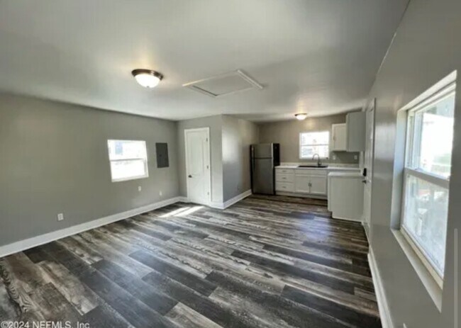 Foto del edificio - 133 W 6th St