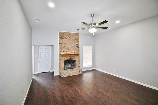 Building Photo - 716 Oteca Dr
