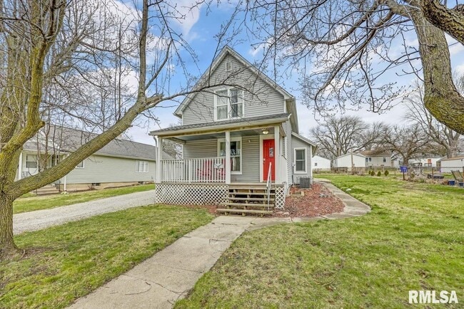 Building Photo - 903 E Lake Ave