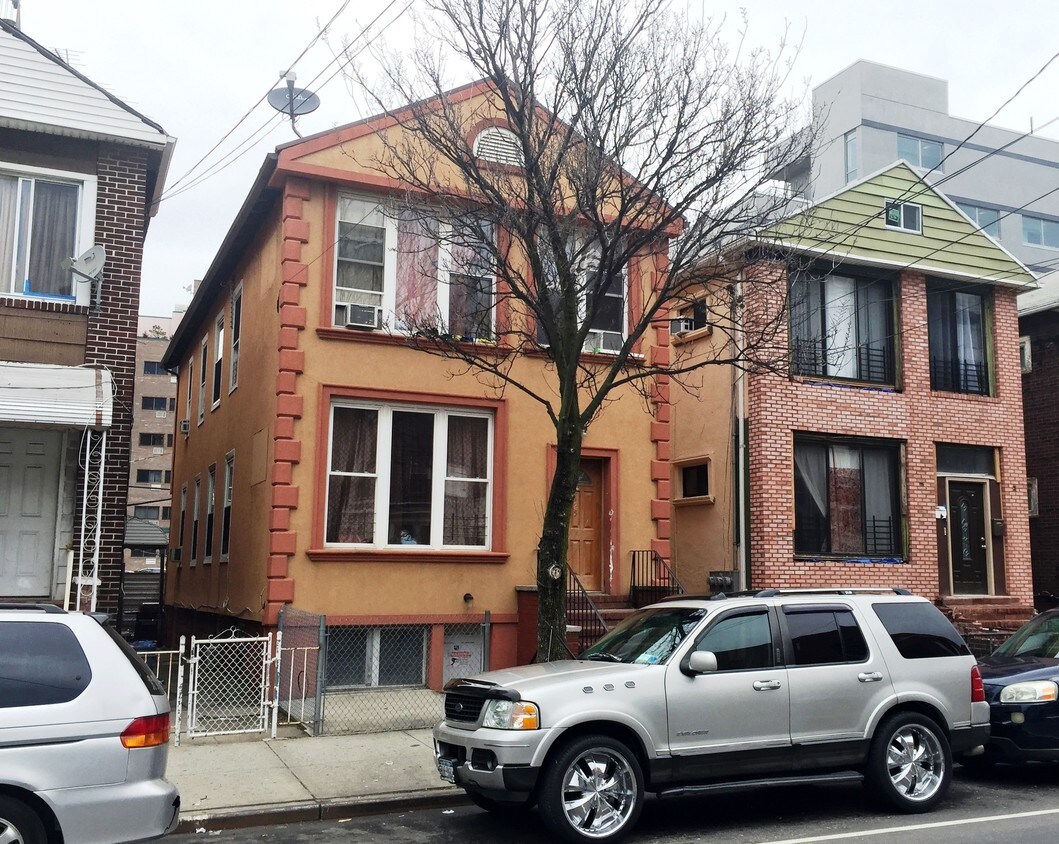 Building Photo - 125 Neptune Ave