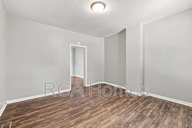 Photo - 1013 East Legrande Avenue - 1013 E Legrande House