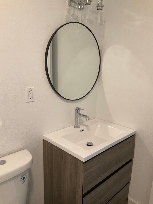 Foto del edificio - 1487 Claremont Pl