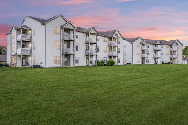 Exterior del hogar - Riverchase Apartments