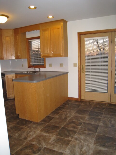 Building Photo - Saybrook Townhouses