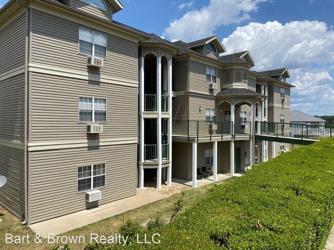 Foto del edificio - 2 br, 2 bath House - 835 Fairview Dr K-3