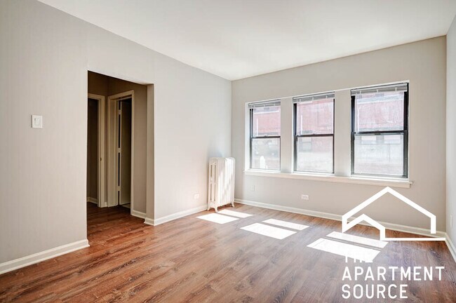 Foto del edificio - 5744 N Winthrop Ave