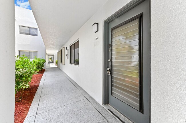 Foto del edificio - 15054 Ashland Way
