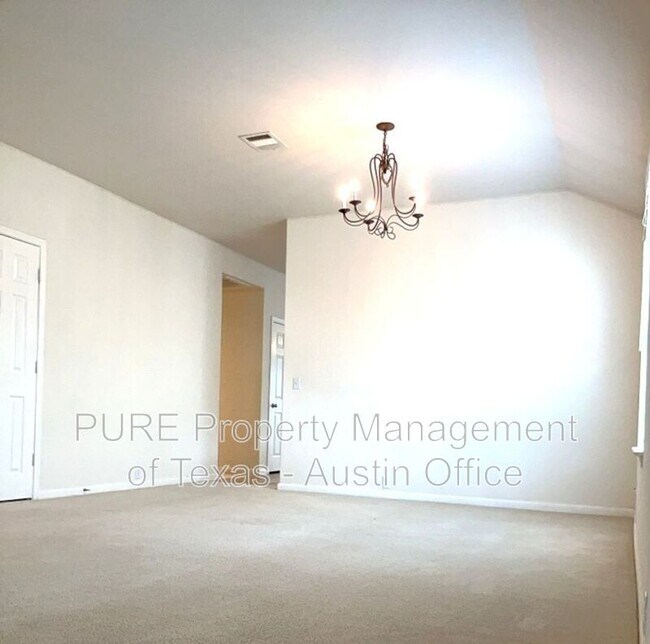 Foto del edificio - 718 Adler Falls Ln