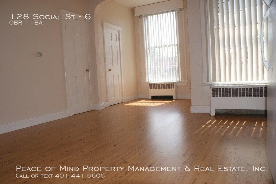 Primary Photo - 128 Social St