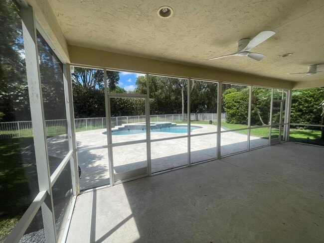 Building Photo - 10225 NW 60th Pl