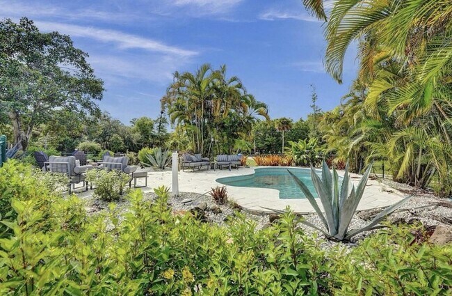 Foto del edificio - 502 Rambling Dr Cir