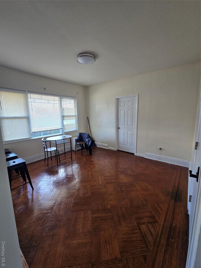 Foto del edificio - 1170 E 95th St