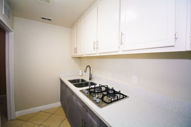 Foto del edificio - Eastvale 1 Bedroom 1 Bath Additional Unit ...