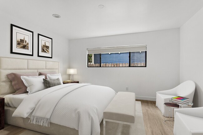 1BD x 1BA (UNIDAD 6 ocupada) UNIDAD 5 está disponible - 1949 Park Grove Ave.
