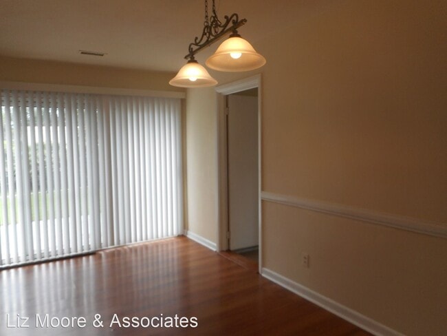 Building Photo - 4 br, 1.5 bath House - 9 Southwind Drive