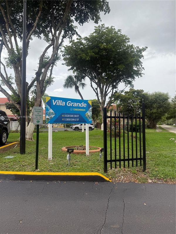 Foto principal - 13850 SW 62nd St