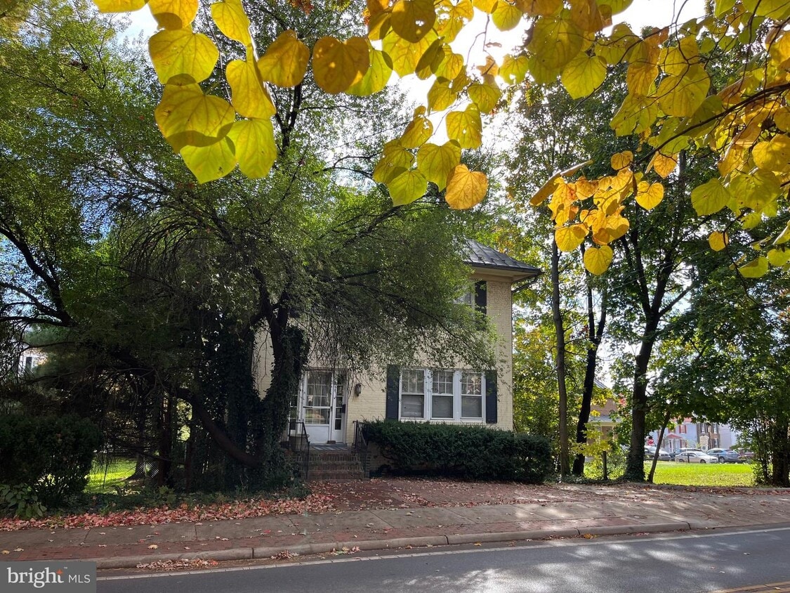 208 Fairmont Ave, Winchester, VA 22601 House Rental in Winchester, VA