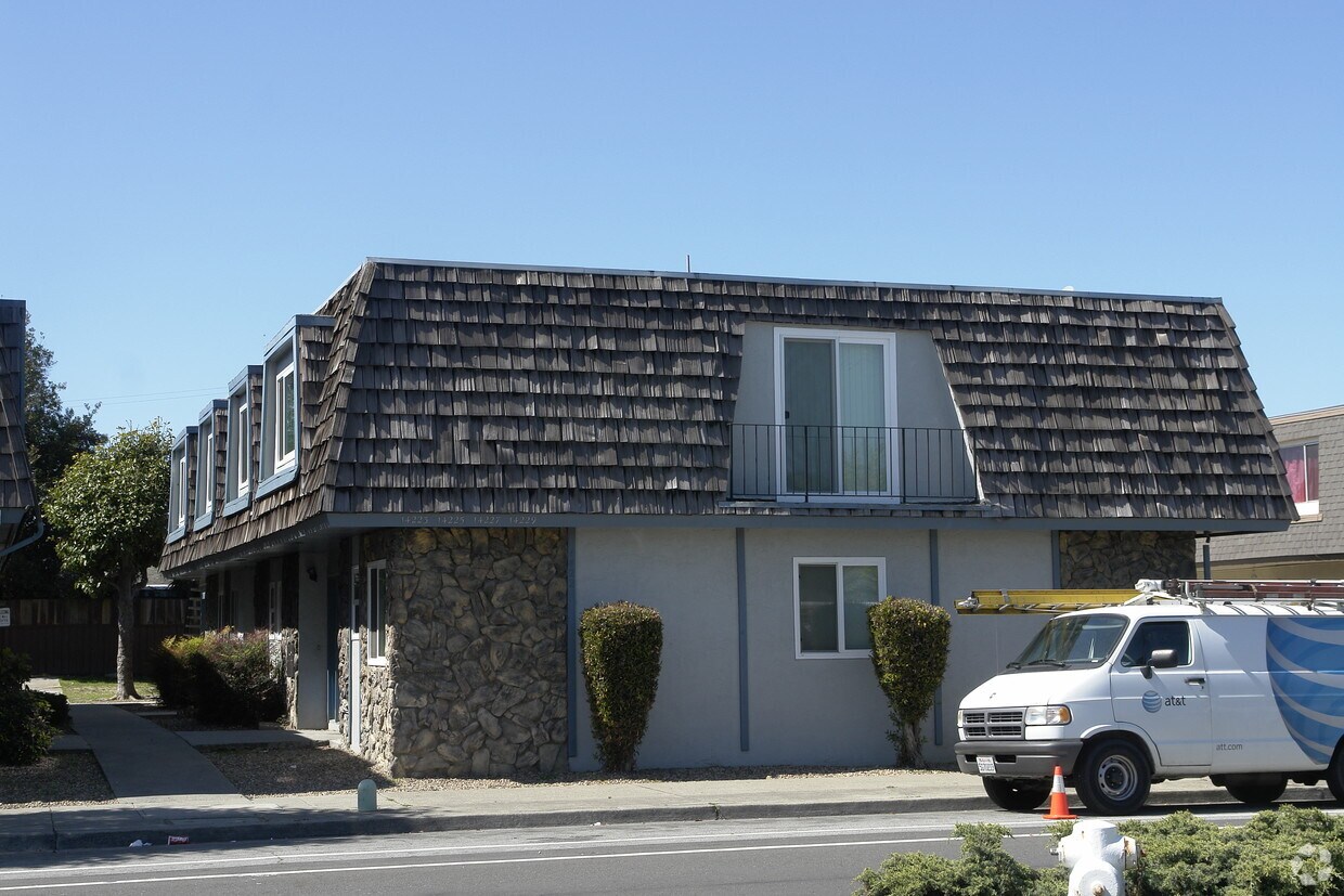 Primary Photo - 14227 Doolittle Dr