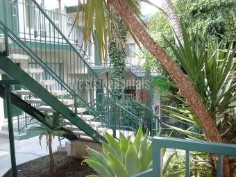 Foto principal - 2352 Glendale Blvd