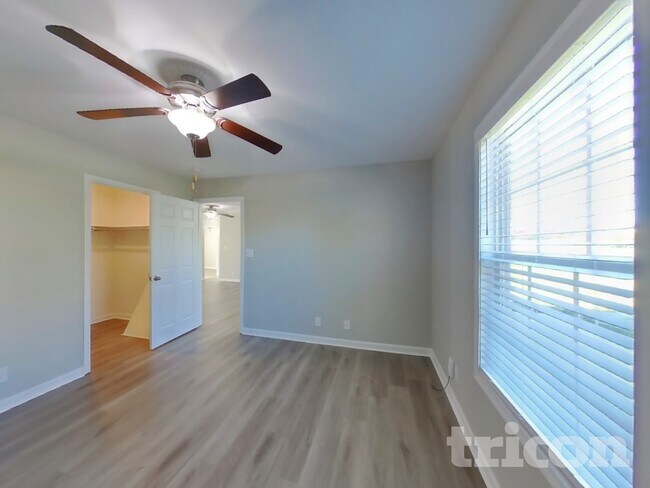 Foto del edificio - 504 Aurelia Lynn Dr