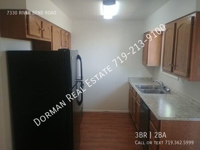 Building Photo - Tri level in Widefield
